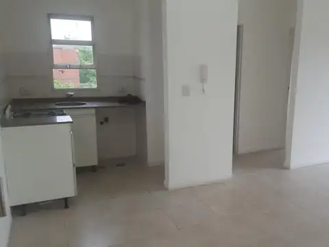 Comodo depto a estrenar sobre Diag. Alte. Brown, Adrogue