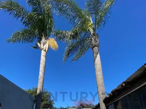 CASA CON PILETA CLIMATIZADA