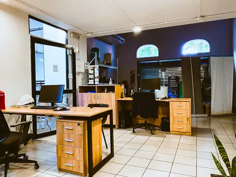 Local en Venta Via Púb.