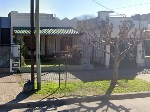 Casa Burzaco centro con parque