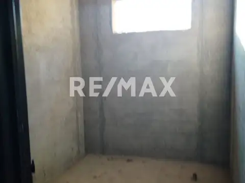 H.Guisbert  (calle 20) Entre R .Mejia y Ofelia Idoeta 100