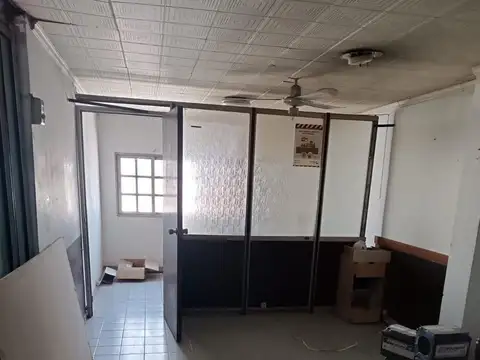 Galpón de 680 m2 cubiertos (facilidades de pago)