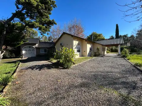 Casa 4 ambientes con 3 baños