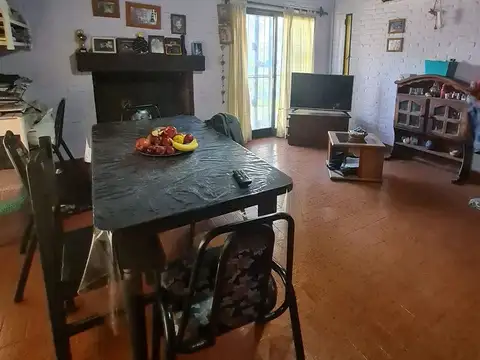 Casa 3 ambientes con 2 baños