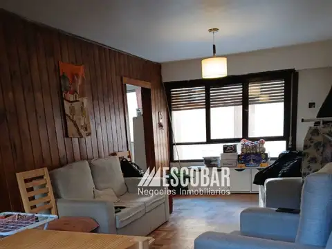 H Anasagasti 700, Piso PB