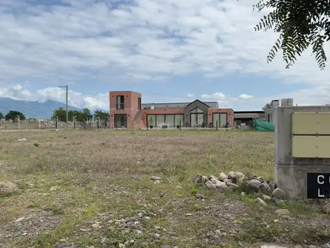 La Verbena. Zona Aeropuerto. Calle 6. Lote 100