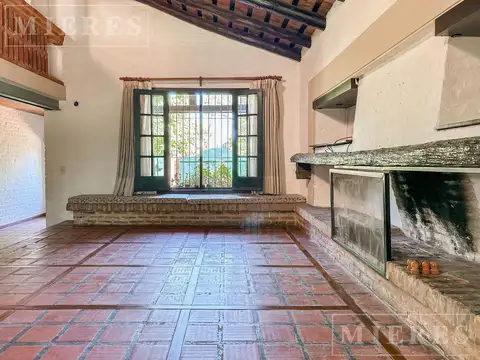 Casa 5 ambientes con 3 baños