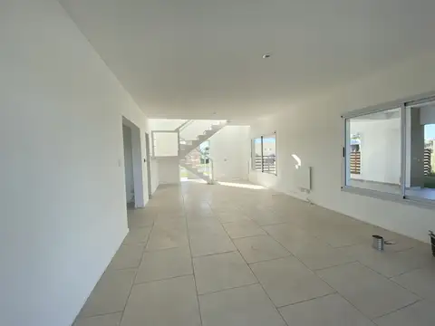 CASA EN VENTA EN SAN RAMIRO -PILAR DEL ESTE - ANTONINI MODET