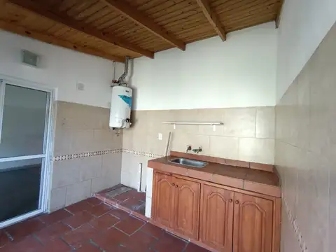Depto Tipo Casa en Venta en Castelar, USD 85.000