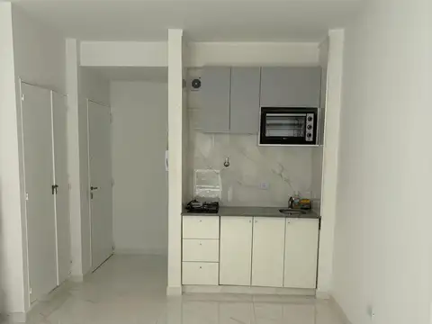 Departamento  reciclado de 1 amb con balcón Francés