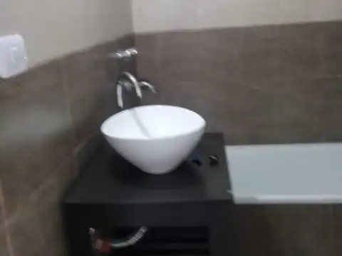 Excelente departamento a estrenar. Dos cuadras de Av De mayo