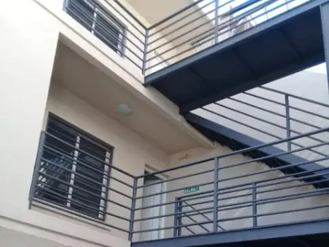 Oncativo 400 , Piso 2