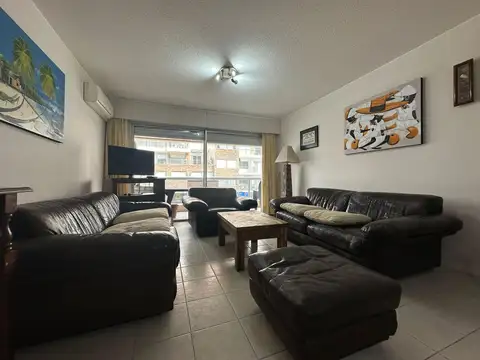 Alquiler Anual, tres dormitorios, Penisnula, Punta del este.