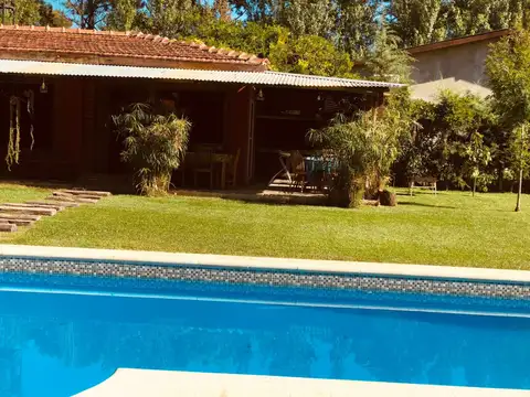 Casa 5 ambientes con 5 baños