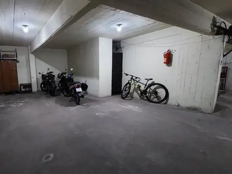 Venta cochera fija cubierta  zona Plaza Mitre