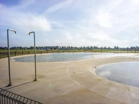 Casa 6 ambientes con 2 baños