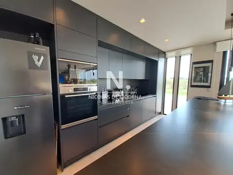 Espectacular chacra con chalet en venta de un estilo minimalista, 2 dormitorios.