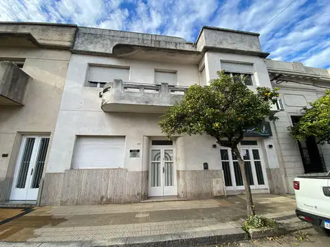 Casa en  pleno centro Azuleño