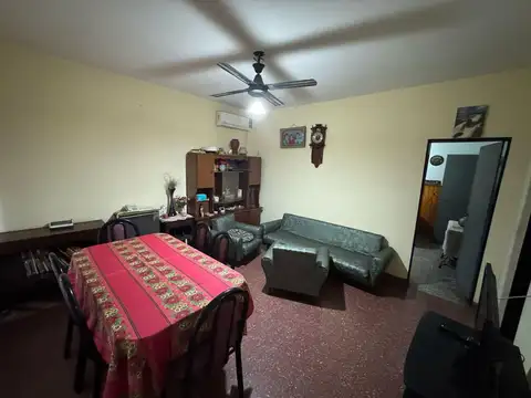 Casa 4 ambientes con 1 baño