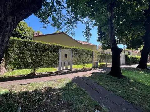 VENTA CASA 3 Amb con COCHERA Y QUINCHO