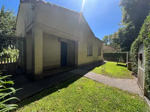 Casa en Venta con 2 cocheras