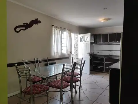 Casa 3 ambientes con 2 baños