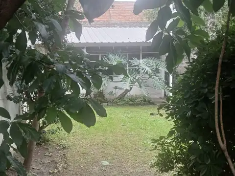 CASA EN MONTE CASTRO