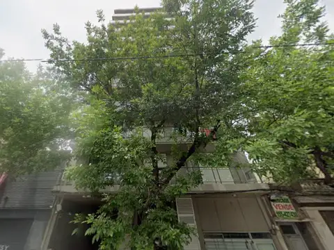 Venta Amplio Monoambiente c/ Patio