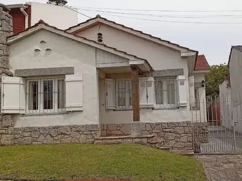 Venta casa 4 ambientes + Depto 2 amb,Punta Mogotes