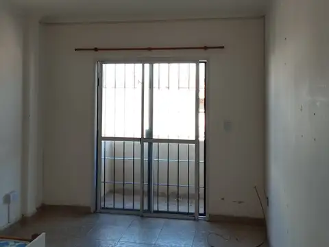 Departamento en Alquiler en Villa Ballester, $ 350.000