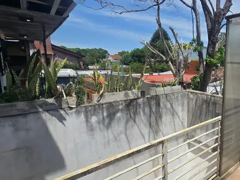 Depto Tipo Casa en Alquiler en Jose Leon Suarez, $ 800.000