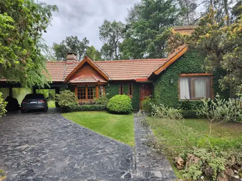 VENDO CASA COUNTRY EN MORENO