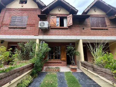 Dúplex 3 dormitorios c/ cochera en Costa Azul