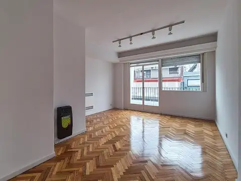 Tres ambientes. Terraza. Luminoso. Impecable. Barrio norte.