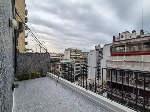 Tres ambientes. Terraza. Luminoso. Impecable. Barrio norte.