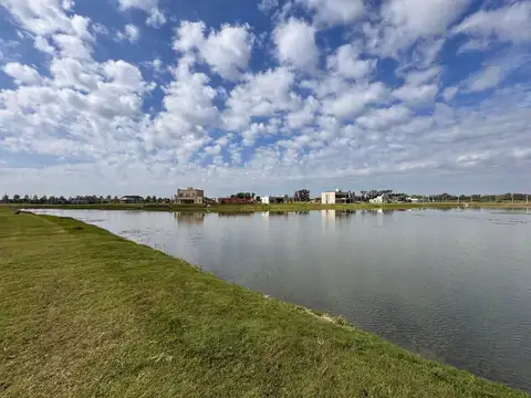 LOTE EN VENTA A LA LAGUNA EN FINCAS DE SAN VICENTE