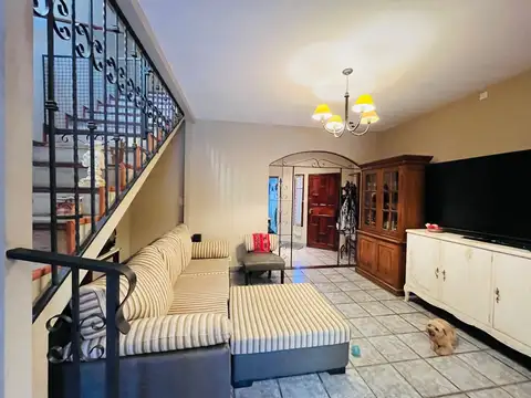 Depto Tipo Casa 4 ambientes con 2 baños