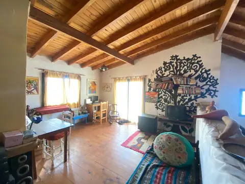 Casa 7 ambientes con 1 baño