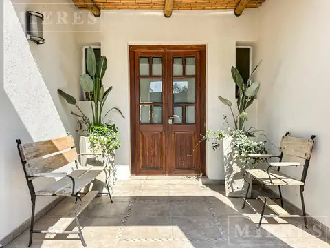 Casa 4 ambientes con 2 baños