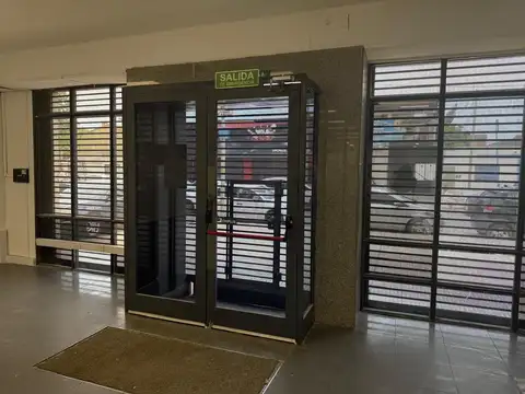 Local en Alquiler en Gregorio De Laferrere, $ 3.900.000