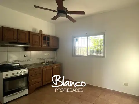 Casa en Alquiler con 1 cochera