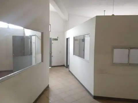 Galpon en Venta 80  mts Fondo