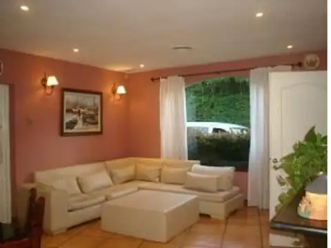 Casa en Alquiler Temporal con 2 cocheras