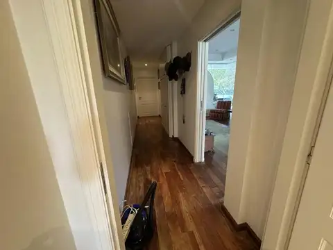 Casa 8 ambientes con 4 baños