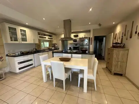 Casa en Venta de 5 dormitorios