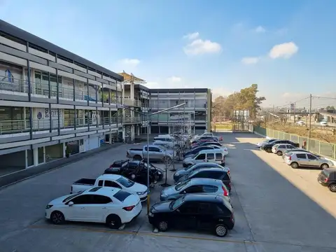 Excelente local en PB, doble entrada