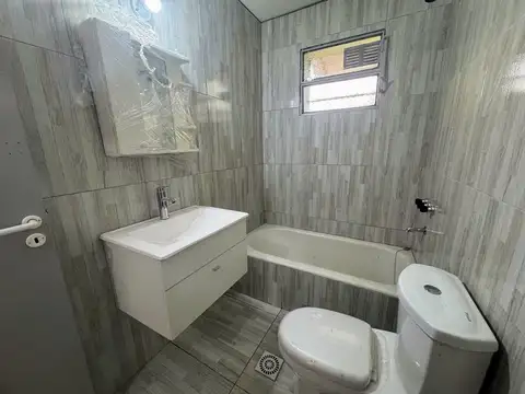 Depto Tipo Casa en Alquiler en Haedo, $ 750.000
