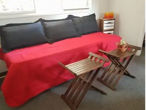 Amplio y luminoso departamento en Recoleta