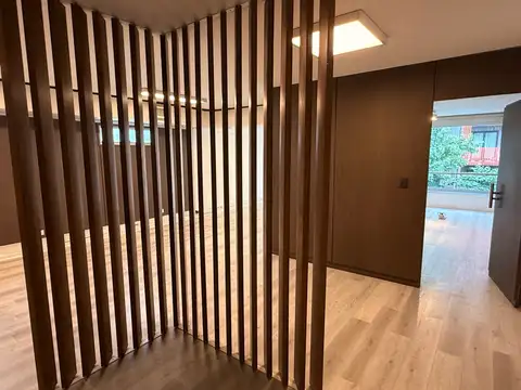 MIRASTAR - Oficina armada con Sala de Reunion Y detalles de Decoracion