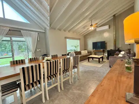 Casa 5 ambientes en Fincas de San Vicente chacras